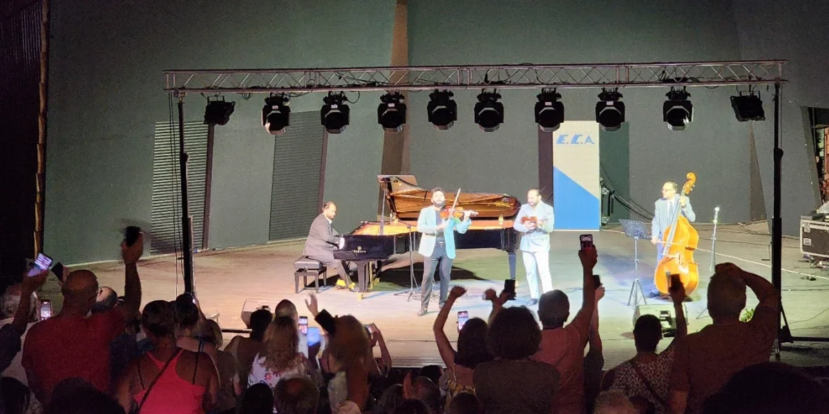 Janoska Ensemble Bodrum Kalesi'nde Klasik Müziği Yeniden Tanımladı