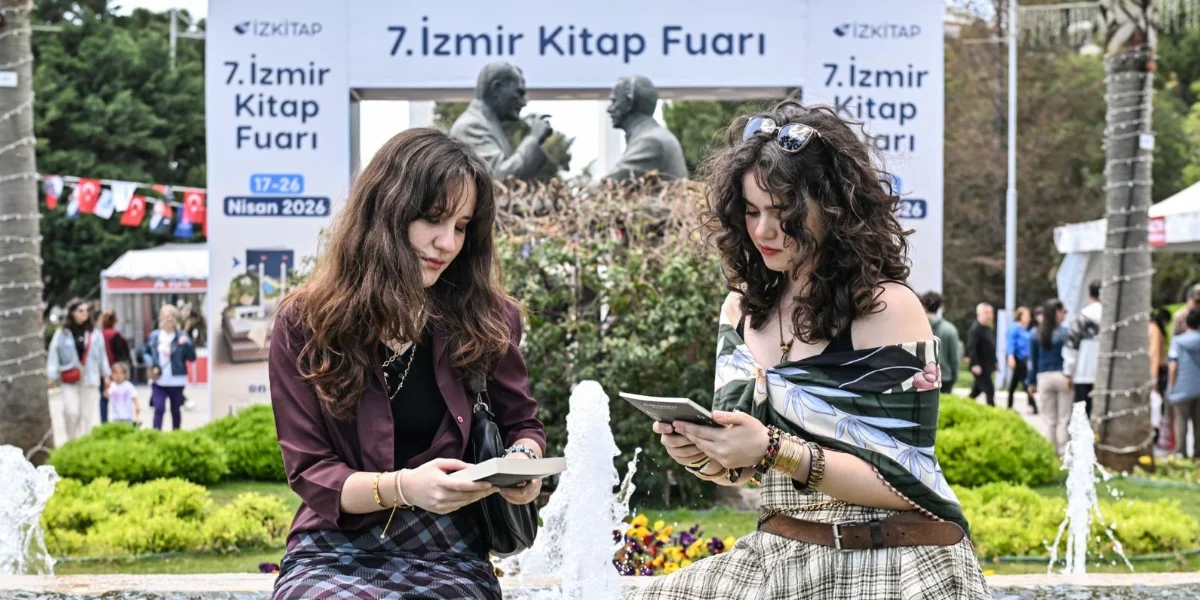 İZKİTAP 8. Kez Kapılarını Açıyor: Edebiyat Rüzgarı Kültürpark'ta Esecek