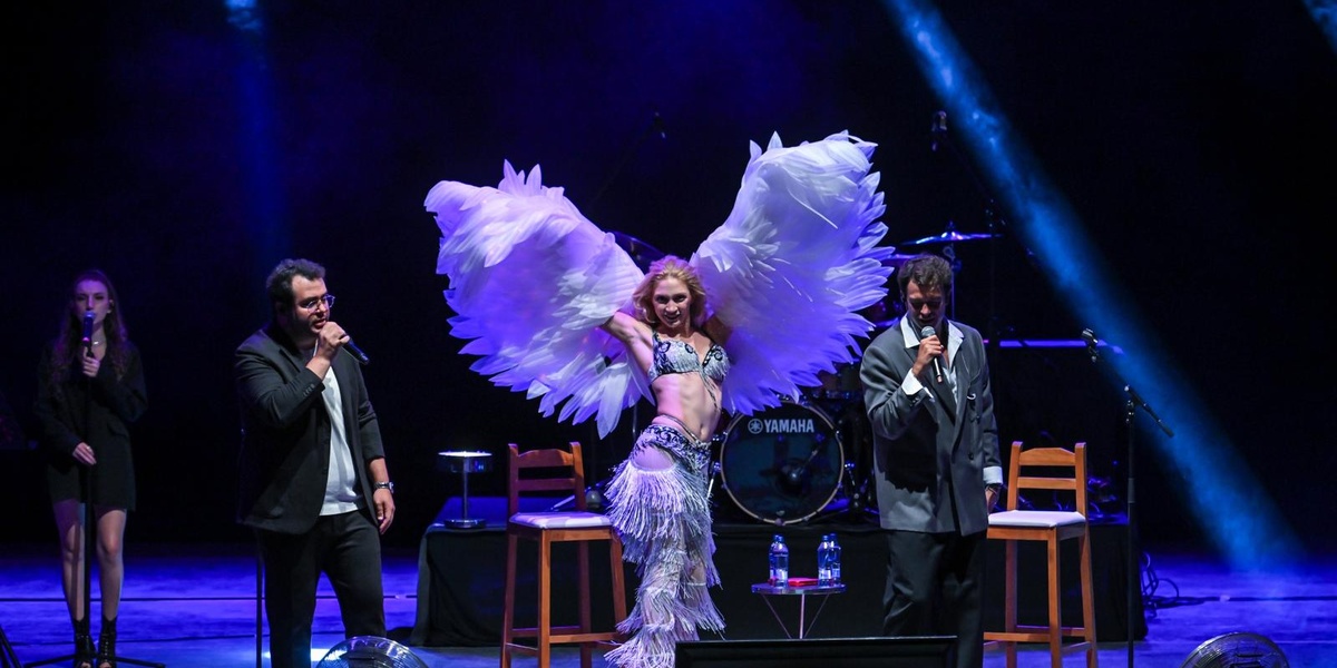 Teoman, İzmir Enternasyonal Fuarı'nda Müzik Şöleni Sundu