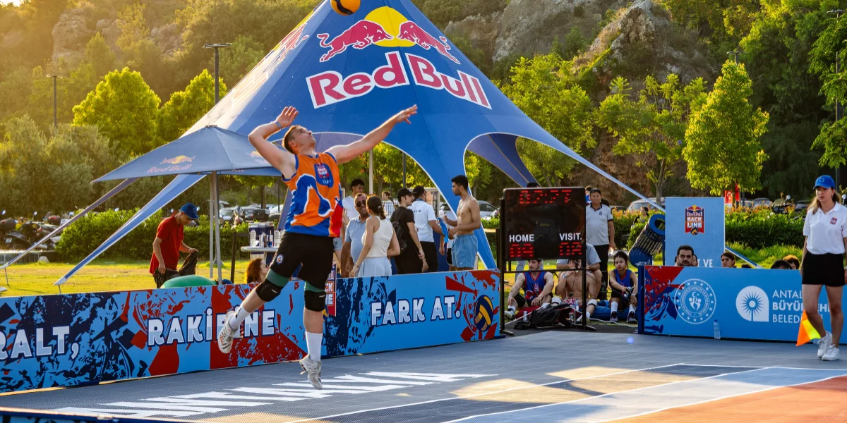 Red Bull Back Line Voleybol Heyecanını Kumsala Taşıyor